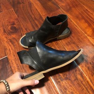 Ciara Leather Sandals